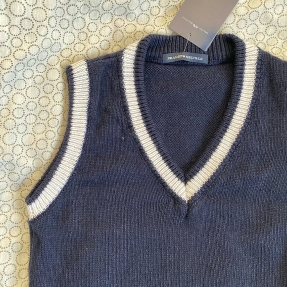 New Brandy Melville J Galt Navy White Oversized Varsity V-Neck Sweater Vest - Picture 4 of 7